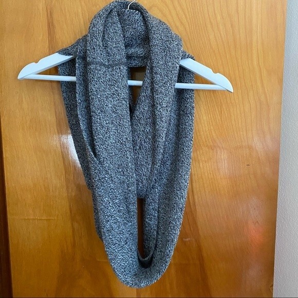 Calvin Klein Scarf Gray Heathered Knit Loop Circle Neutral Minimalist Classic - Picture 1 of 5